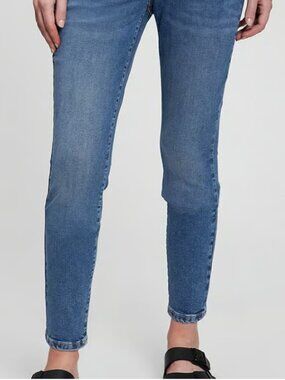 NWT Gap Maternity Full Panel True Skinny Jeans, Size 26 (2) Short